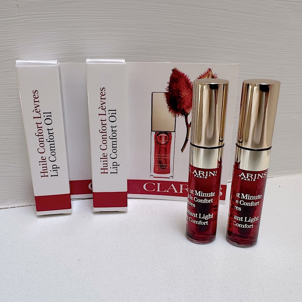 BNIB - Set of 2 Clarins Nourishing Hydrating Mini Lip Comfort Oil in Cherry Red - Picture 2 of 13